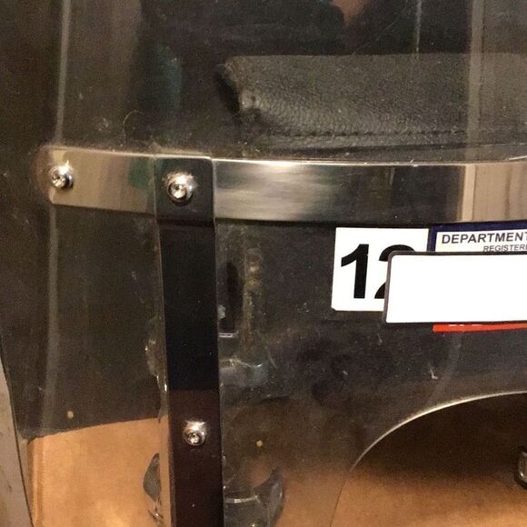 Snap on windshield for Harley Davidson hog with low box and lighter attachment n - Picture 2 of 8